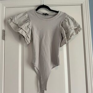 Ruffled Sleeve Bodysuit - Light Gray